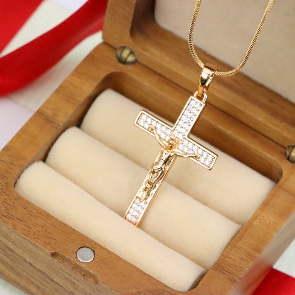 Rose Gold Crucifix Pendant with CZ Detailing – Faithful Elegant Design, XPPT1824